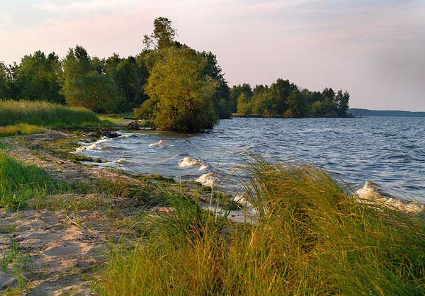 On the shore of the Kiev reservoir