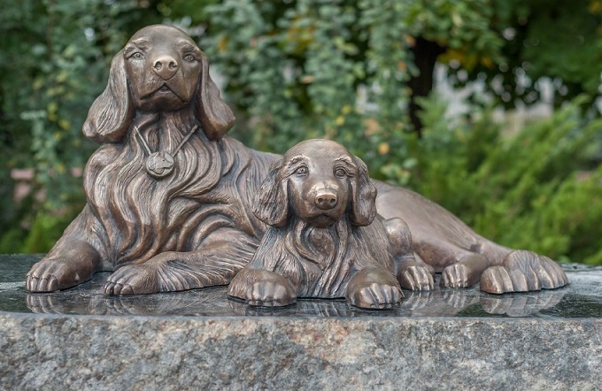 Monument of canine loyalty