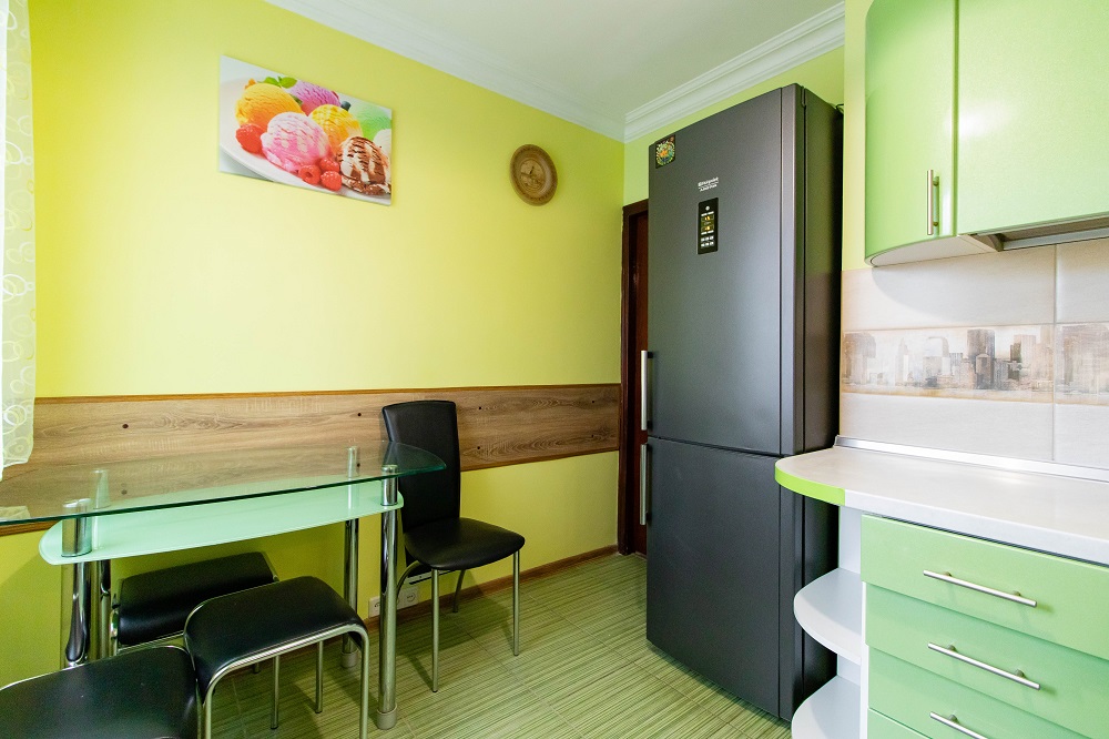 3-bedrooms apartment on the obolonskiy avenue 16E